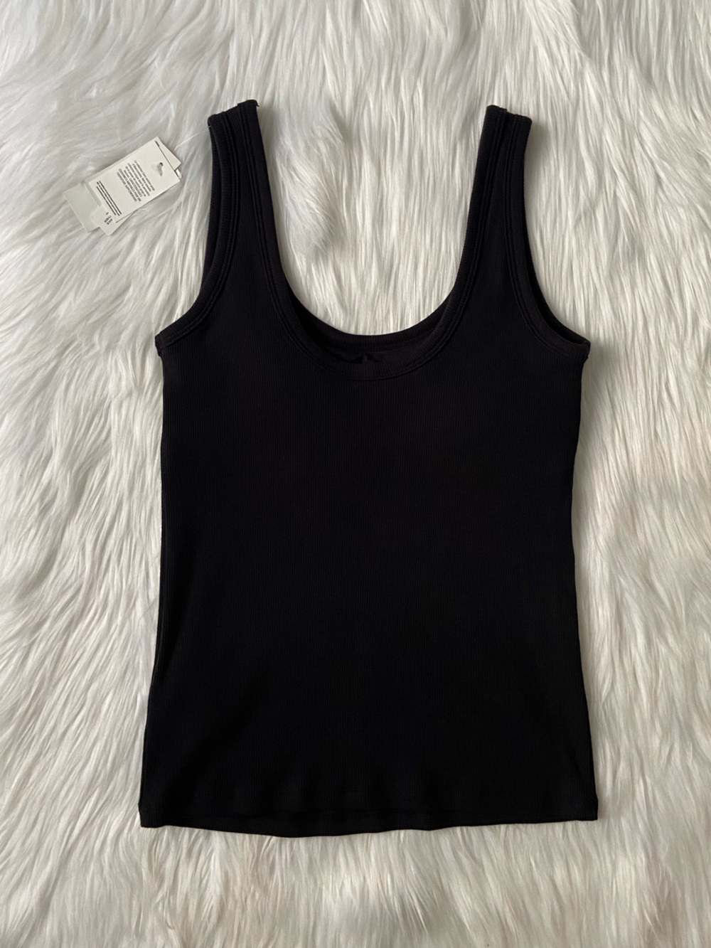 bra-free rib tuckable scoopneck tank - Picture 10 of 10